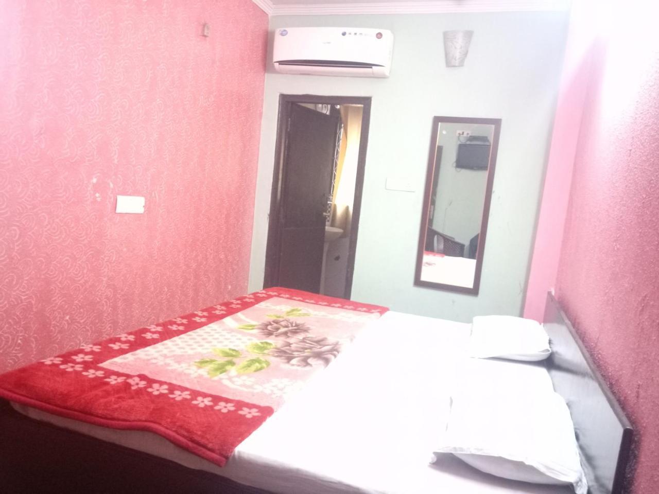 Delhi Inn Nové Dillí Exteriér fotografie